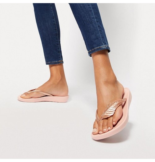 Iqushion Feather Flip Flops